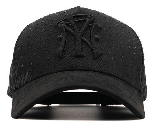 31 Hats Forever Black